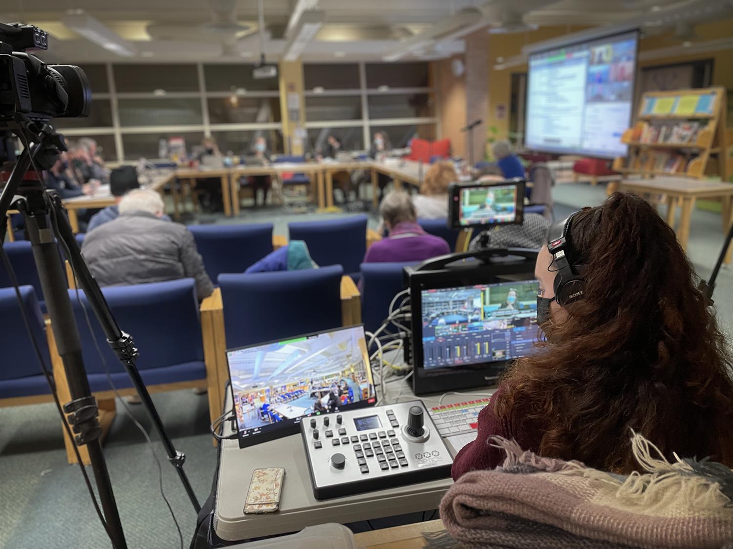 Nora livestreams a municipal meeting